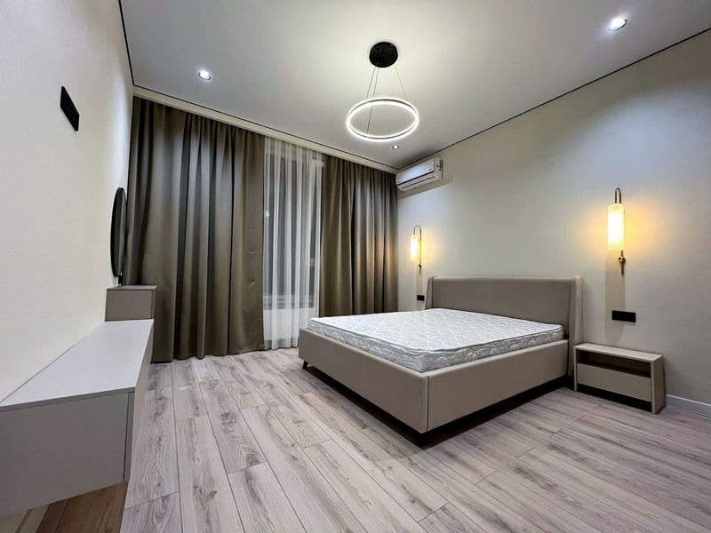 Olmazor tumani Milliy universiteti yaqinida Arenda bezmakler