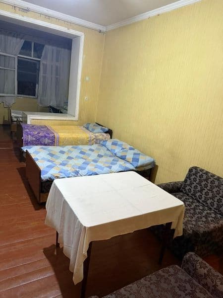 kivartera 1 xonasi bush yakkasaroyda menutlik yul .2  ta qiz