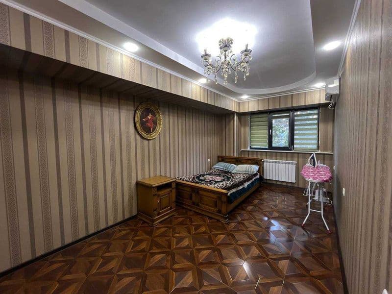 Район: <br />
Адрес: <br />
<br />
Комнат: 3<br />
Этаж: 2<b — фото 2