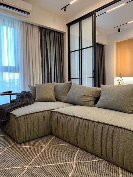 MIRABAD AVENUE <br />
мирабадский район <br />
ориентиры мет