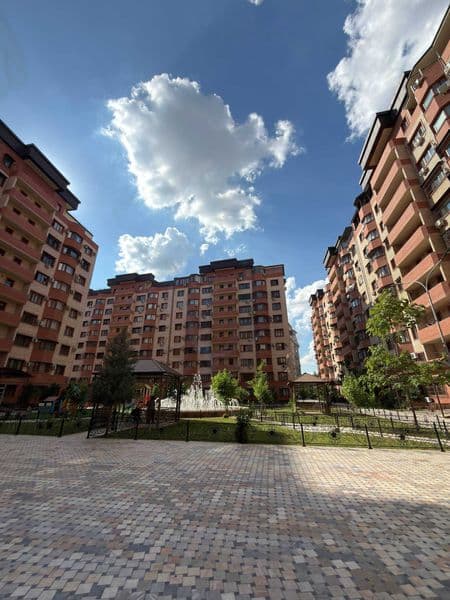 Сдается 2 комнатная квартира 80 кв.м. <br />
Укомплектована 