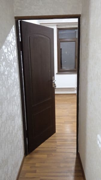 Yevro remont ichida glami haladelnik pasudasi bor 1 xonali 2