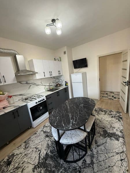 Choshtepa<br />
Metro 1 bekati<br />
2 xona 6 etaj<br />
Oil