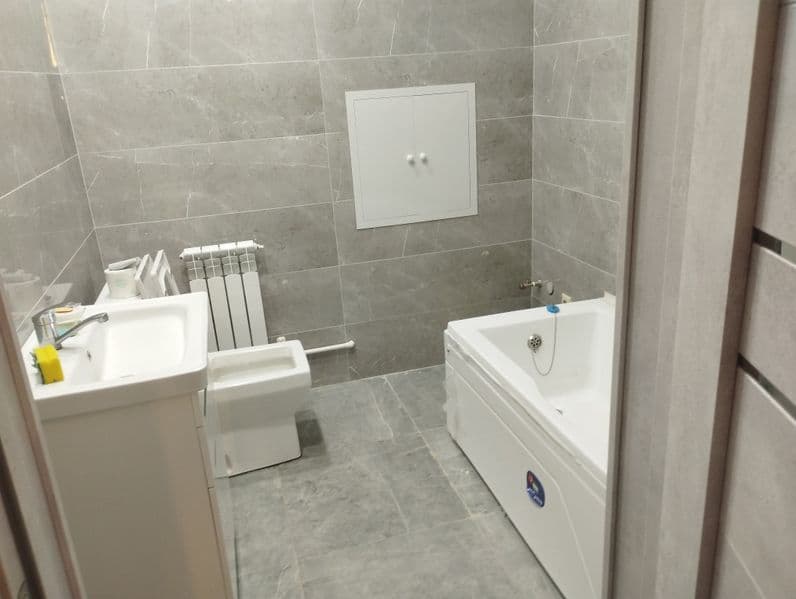 Сергили 6а да  мошина бозорди орка<br />
 томогида жойлашган