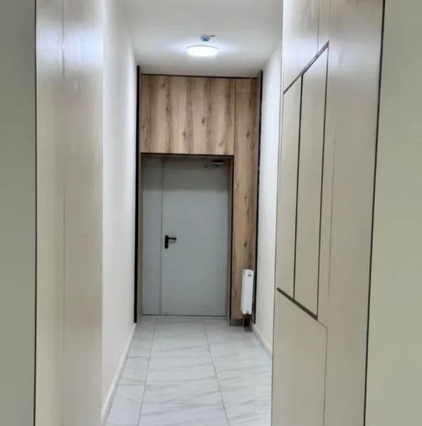 Parkentskiy bozor oldida 3 xonali kvartira ijaraga beriladi.