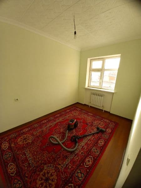 O'zgarish metro yonida 2xonalik kv<br />
BEZ MAKLER<br />
1  — фото 3