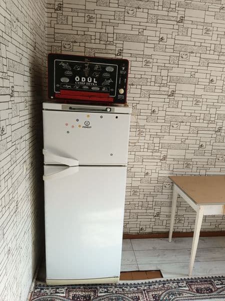 93.671.48.81 metroni oldida derevyashka 2 hona ijaraga beril — фото 2