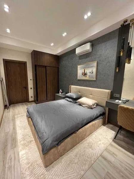 Район: Мирабадский<br />
Адрес: Метро Ойбек<br />
Комнат: 2<