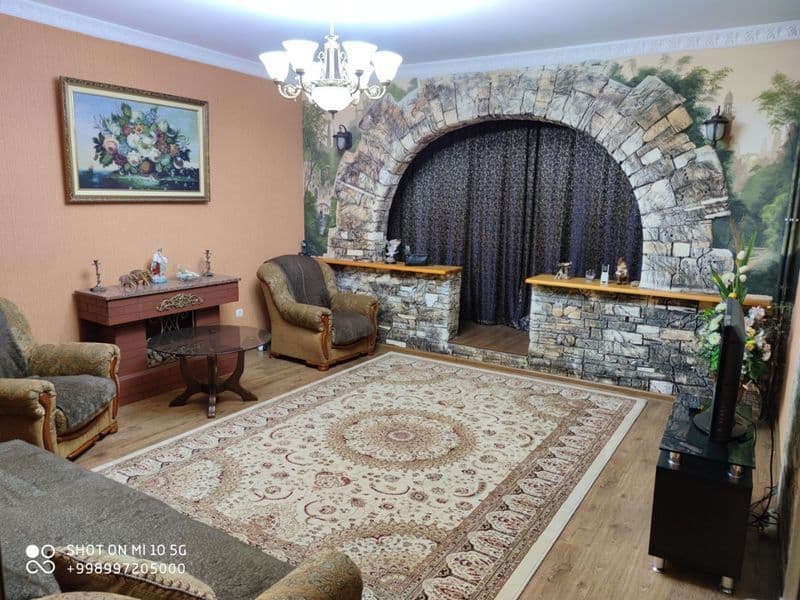 Аренда 2 комнатная квартира 65м²<br />
Недалеко от метро Айб