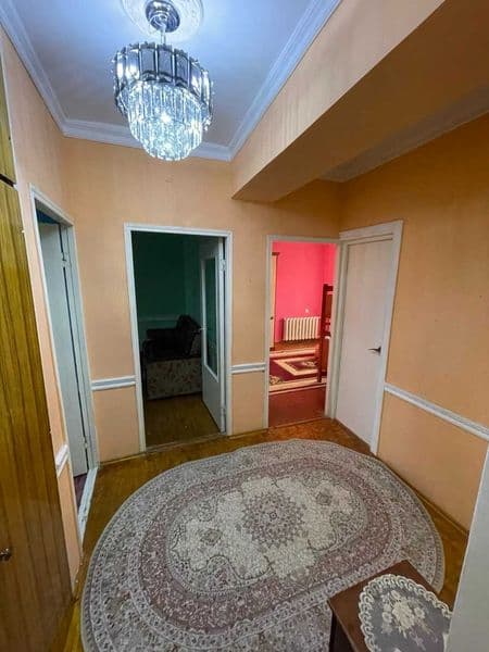 Массив Корасу 2 мавзеси,МВД Академияси олдида жойлашган.5 қа