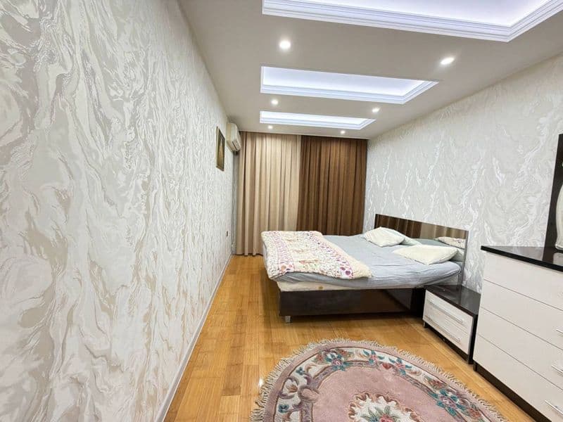 Сдается 3-комнатная квартира в самом центре (Ц-1)  <br />
<b — фото 4