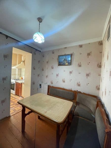 Чилонзор Е квартал,Метро Хамза, 4/4/5, кирпич, балкон 2×6м., — фото 2