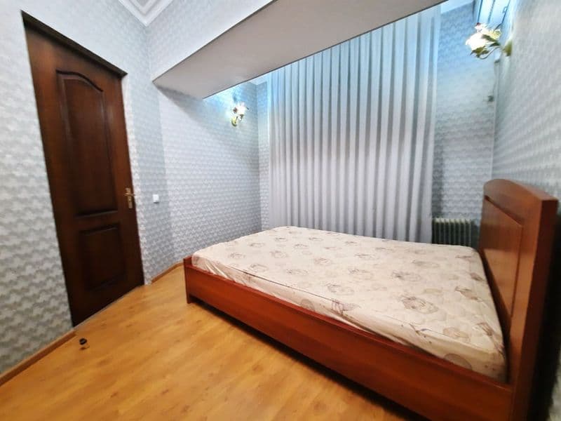 Полностью укомплектованная двухкомнатная квартира находится  — фото 4