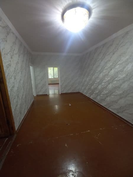 Uy ijaraga beriladi 2- 3 Xona qilingan 1 etaj yang rimont qi