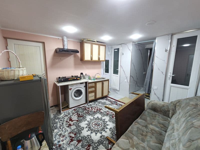 В КВАРТИРВ ЕСТ ИНТЕТНЕТ кухнуа холодлник<br />
Кирмашн <br /