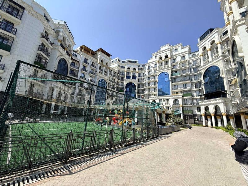 Сдается на долгий срок просторная и светлая квартира в прест