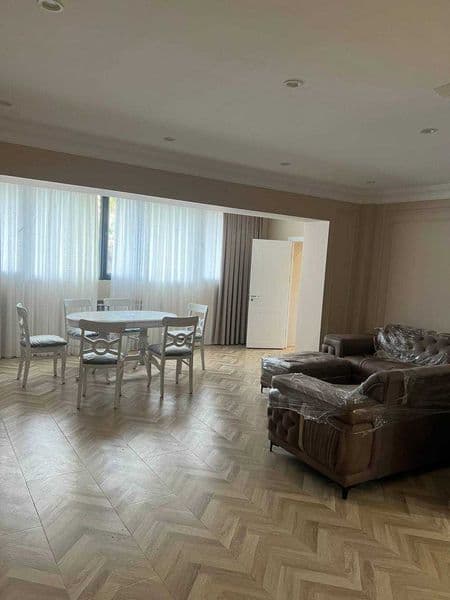 Район: Мирабадский<br />
Адрес: Айбек <br />
<br />
• Комнат — фото 2