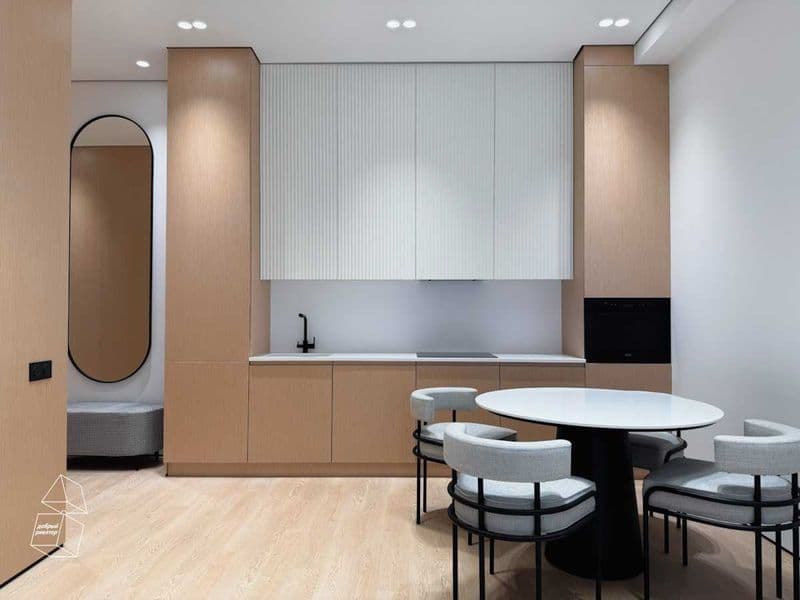 Современный модернистский интерьер с характером. Ремонт выпо