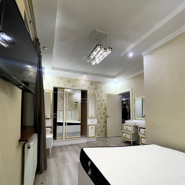 Yunsobod Bodomzor Terassa.<br />
Bodomzor Metrogacha 300 met