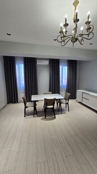 Квартира полностью обставлена мебелью и техникой звоните ест