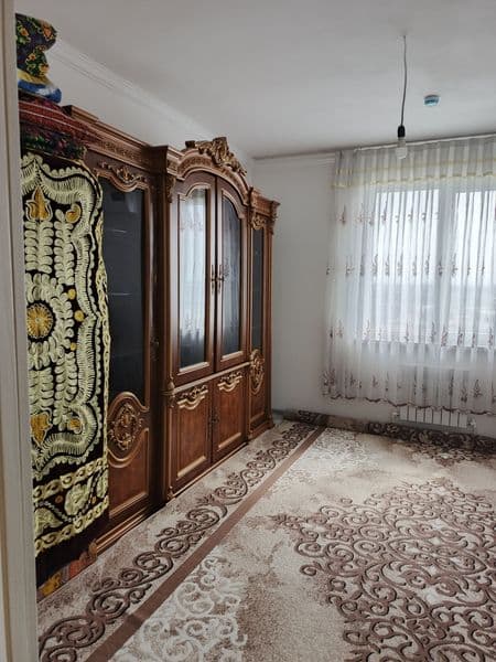 Яшнобод олмос махалла арендага квартира <br />
3 хонали. 350