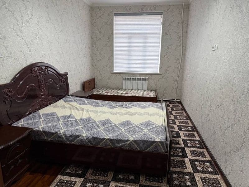 Kvartira Shota Rustaveli ko‘chasida joylashgan, qulay hududd