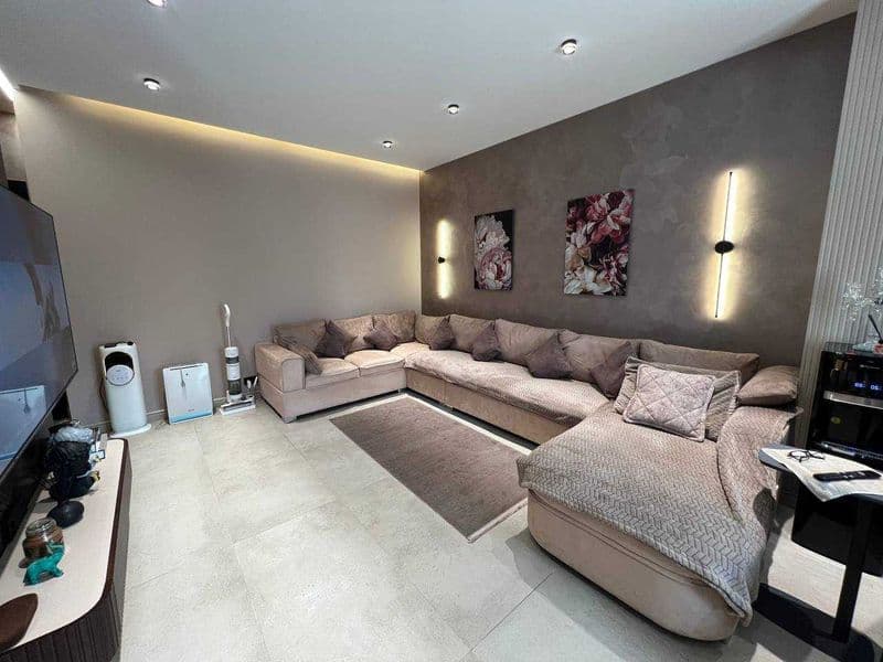 Район: Яккасарайский<br />
Адрес: Бабур<br />
Ориентир: Некс