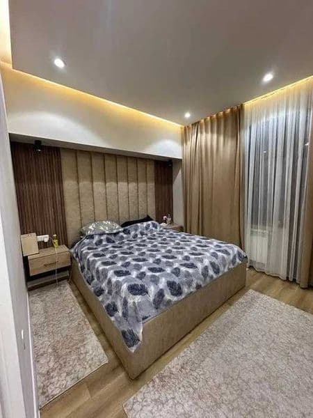 3 комнатную квартиру на 3 этаже,<br />
В квартире есть все н