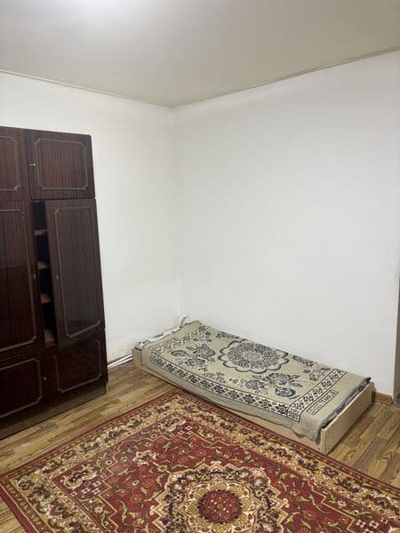 Сдается квартира на земле в общем дворе. Кухня, спальня, сан — фото 3