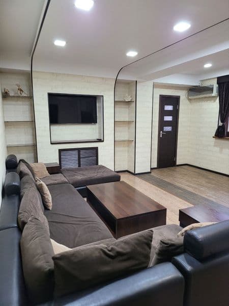 Аренда <br />
 Мирабадская ул.Юнус Раджоби <br />
4 комнатна