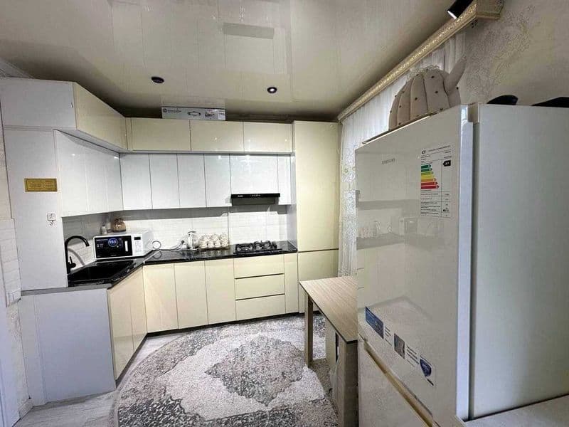 Срочня сдается квартира рисвий бакалеяа 1 этаж 2 комнта для 