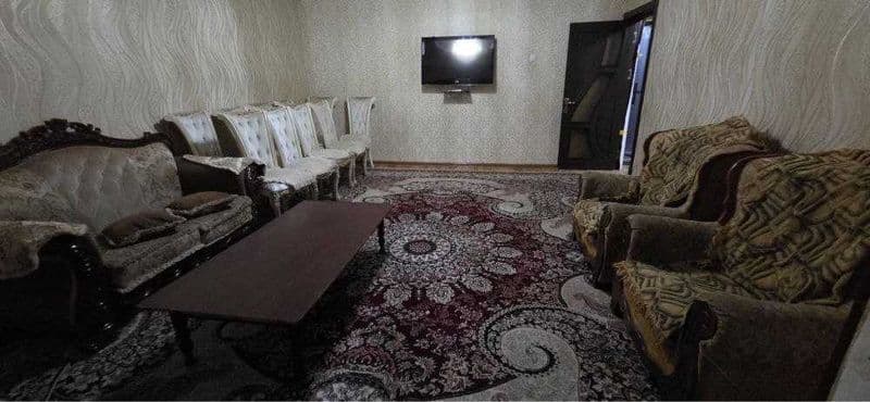 Рядом есть: Больница, поликлиника, Школа, Детская площадка, 