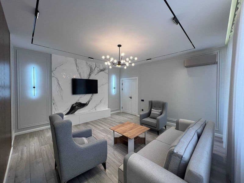 Сдаётся квартира <br />
Ориентир - метро Ойбек Капитал банк<