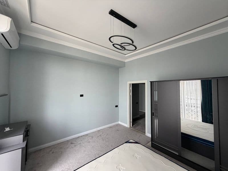 Отличное расположение дома - всё рядом - много магазинов, Це — фото 4