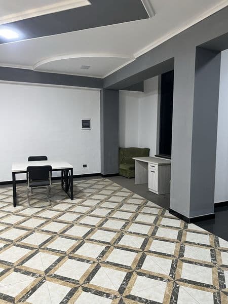 Сдаётся в аренду 3-й этаж 120кв метров<br />
Помещение подхо — фото 3