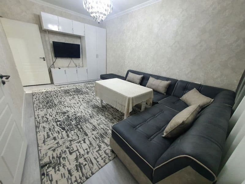 Chilonzor 15 kvartalda 1 xona 2 xona qilingan 4 etajka dom 3