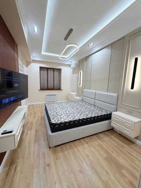 Новостройка <br />
<br />
Комната: 2<br />
Этаж: 5<br />
Эта