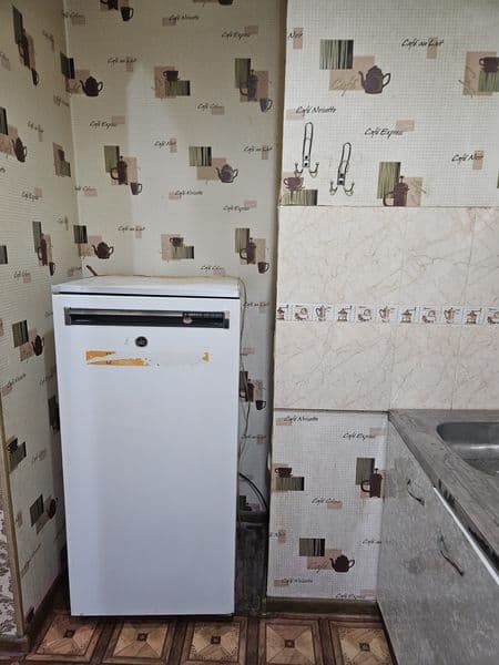 Сантехника новая, стиральная машинка новая, на кухне есть ми — фото 3