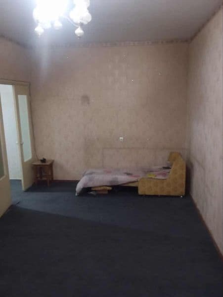 Квартира Бошликда жойлашган средний ремонтли оилага кизларга