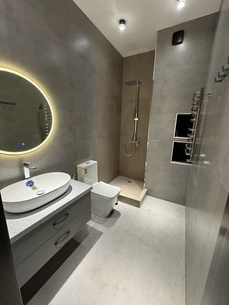 2 xonali kvartira yengi remontdan chiqan <br />
Kir mowina ,