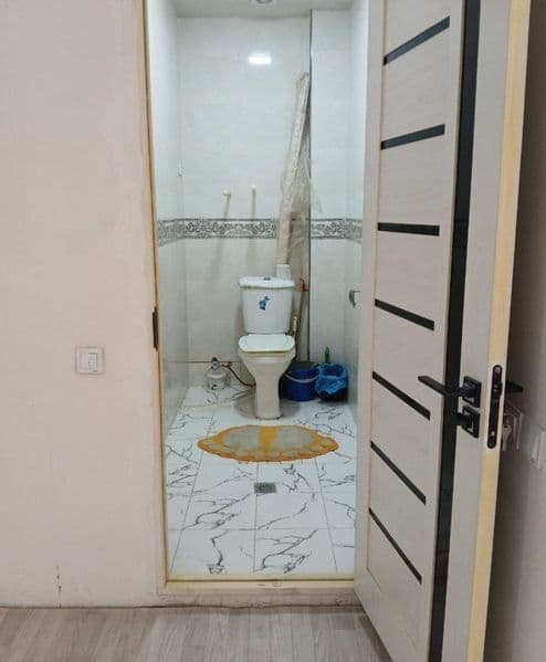 Maksim Gorkiy" B.I.Y metrosining chiqishida.<br />
Uy holati — фото 5