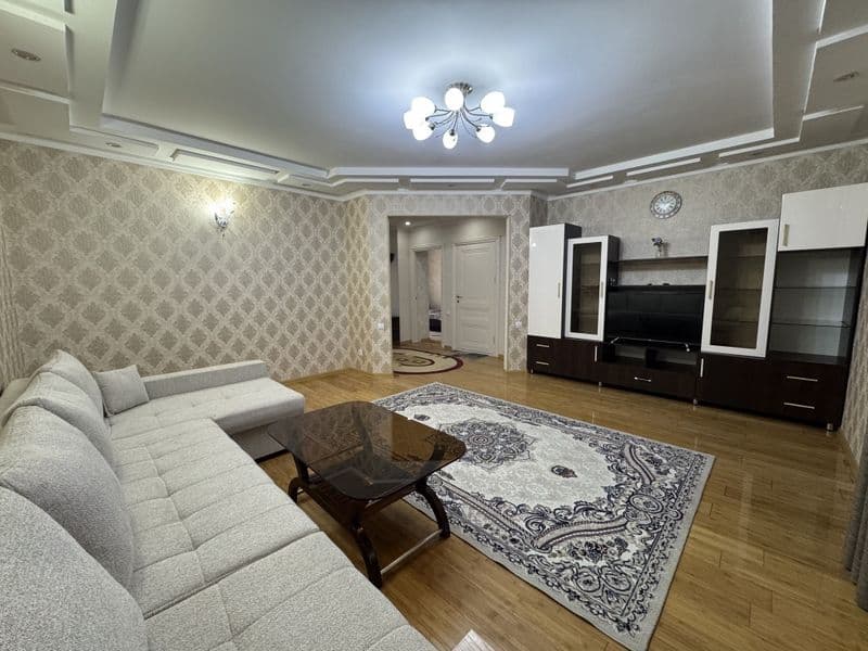 Сдаётся 3х комнатная квартира в центре.<br />
Мирзо Улугбекс