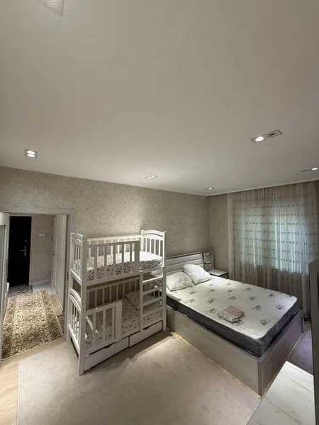 Район: Чиланзарский<br />
Адрес: Новза метро<br />
Ориентир: