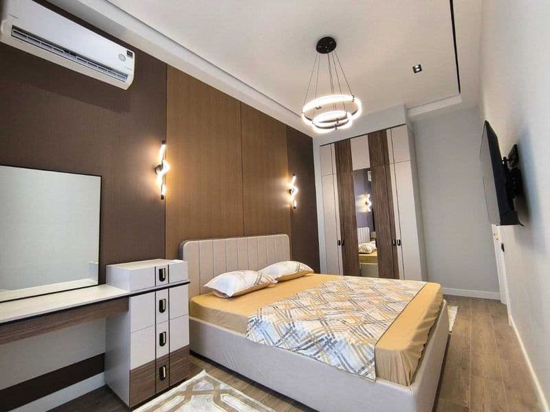 • Район: Мирзо Улугбек <br />
• <br />
• Комнат: 3<br />
• Э — фото 2