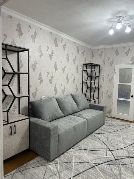 4 хонали янги тамирдан чиккан квартира ижарага берилади. Фақ