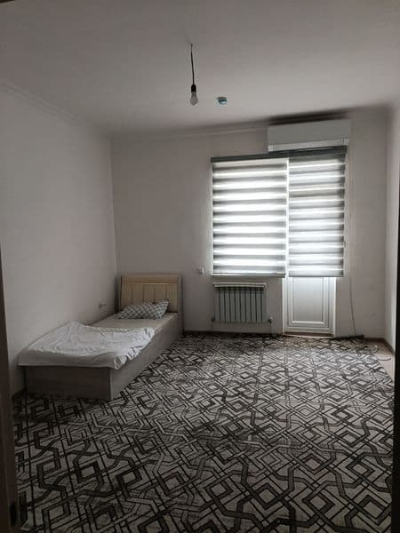 Student yoki ishlaydigan bola kerak bez makler kamunal ichid