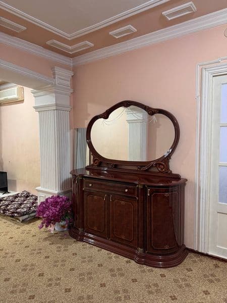 2 xonali kvartira 1 xonasi ikkita qizga yoki yosh oyilaga be