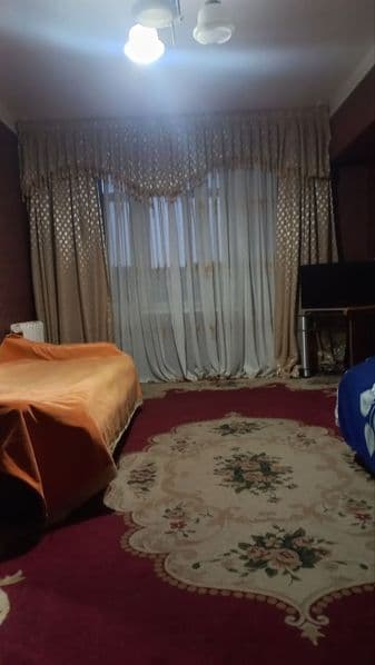 1 хоналик уй 2 хона килинган. Хамма кулайликлари бор. Гиштли