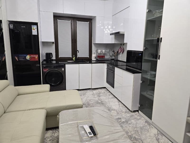 Сдается 1 ком квартира на Карасув 2 дом 40. 1 этаж<br />
Нов