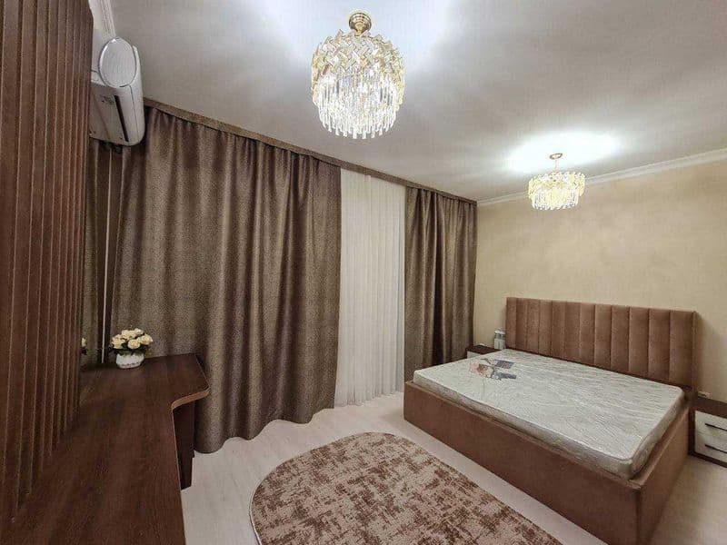 • Район: Мирабад<br />
• ЖК: Айбек<br />
• Комнат: 3<br />
• — фото 4